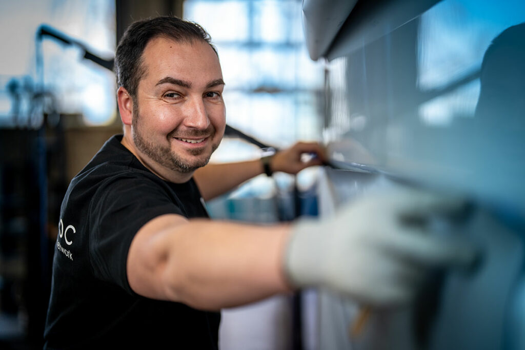 Beklebung und Folierung